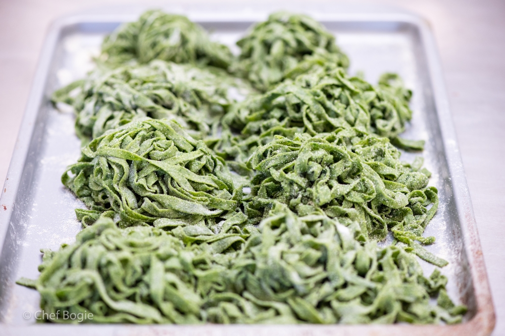 Pasta - spinach linguine with peas and mozzarella-8757